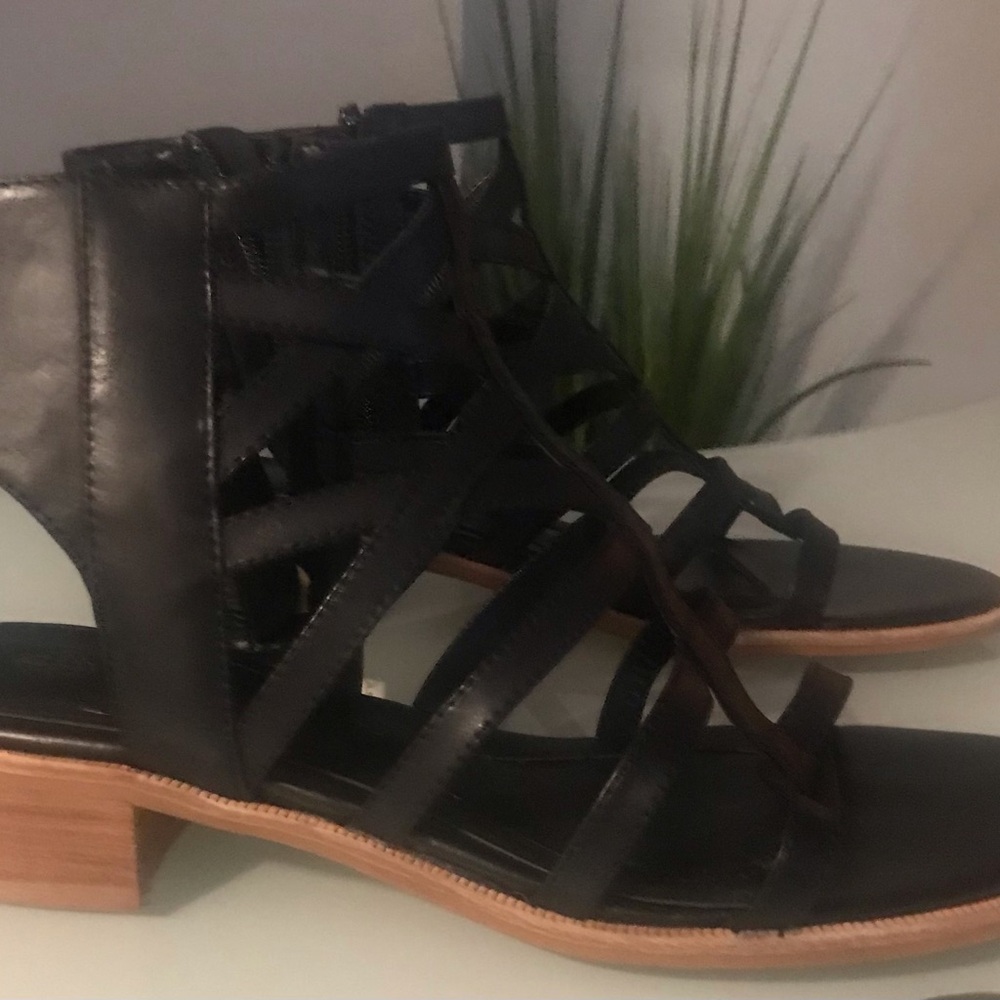 ISOLA GENESIS Black Leather Strappy Sandals